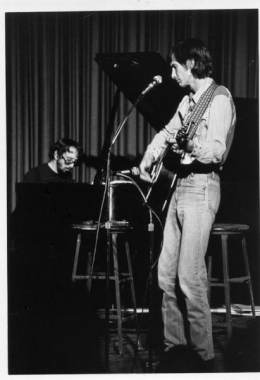 1975-xx-xx -Townes and Mickey White-Rare Picture-Mickey on the piano