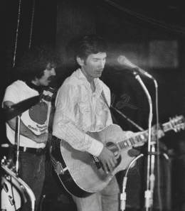 1978-05-03  TvZ and Owen Cody at the Great Midwestern Music Hall-Louisville-KY