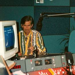 1994-05-02  TVZ at a radioshow in Belfast-Northern Island