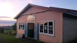 1990-09-14 Barrytown Settlers Hall-New Zealand