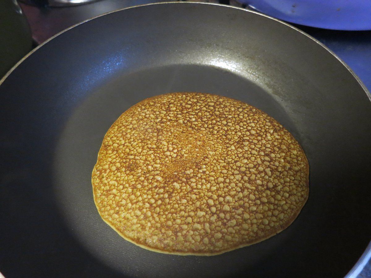 IMG_2303teff_pancake_cooking.jpeg