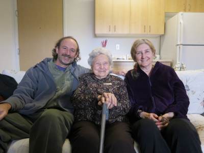 IMG_2391_Connie_Len_Betsy_at_Connies.jpeg