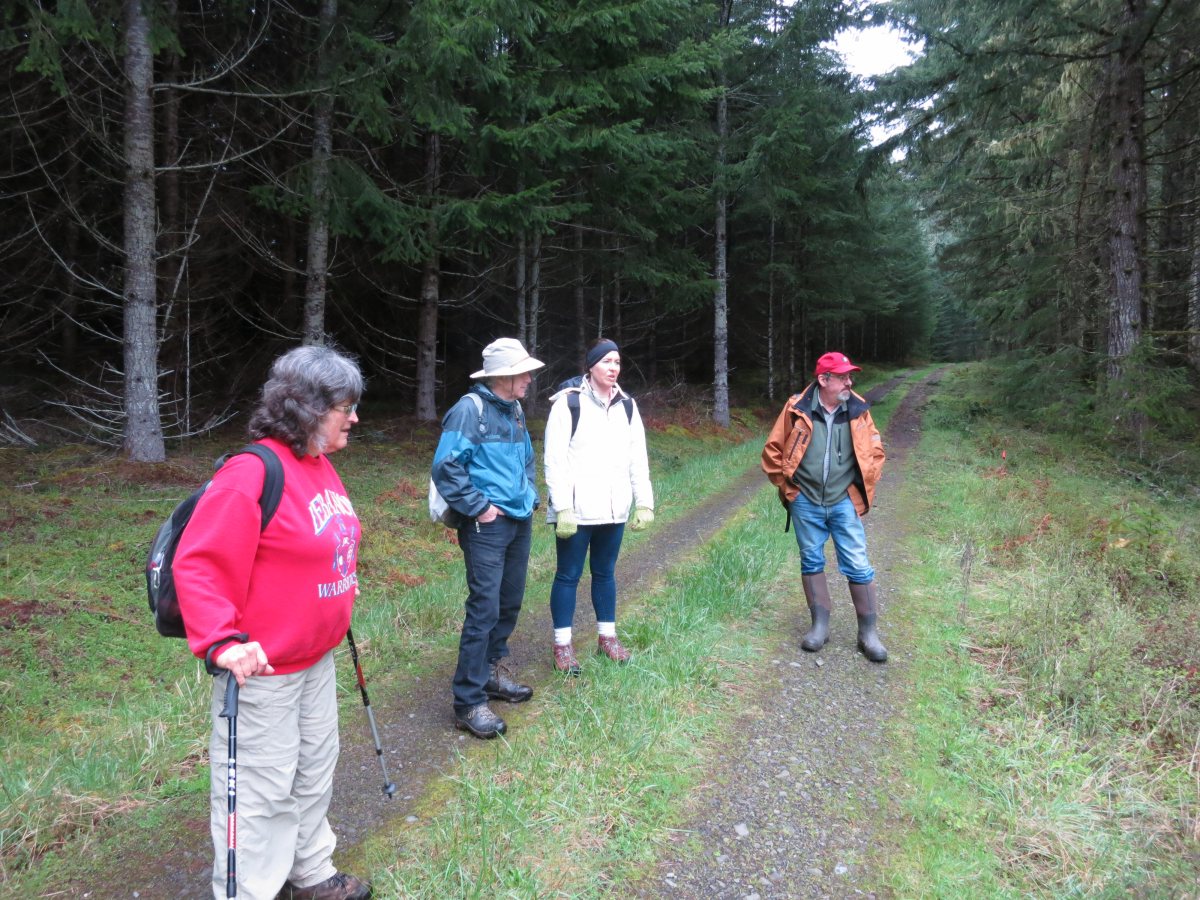 IMG_3326_Louise_Peter_Jennifer_Ken_viewing_clearing_study_site.JPG